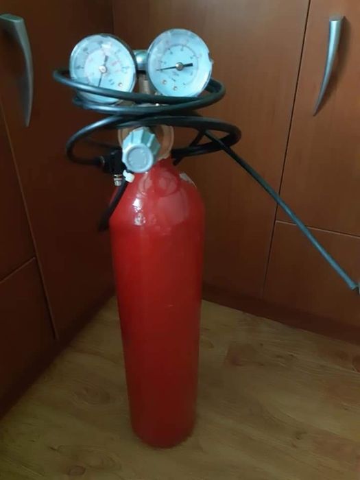 Butelie CO2  .Acvariu