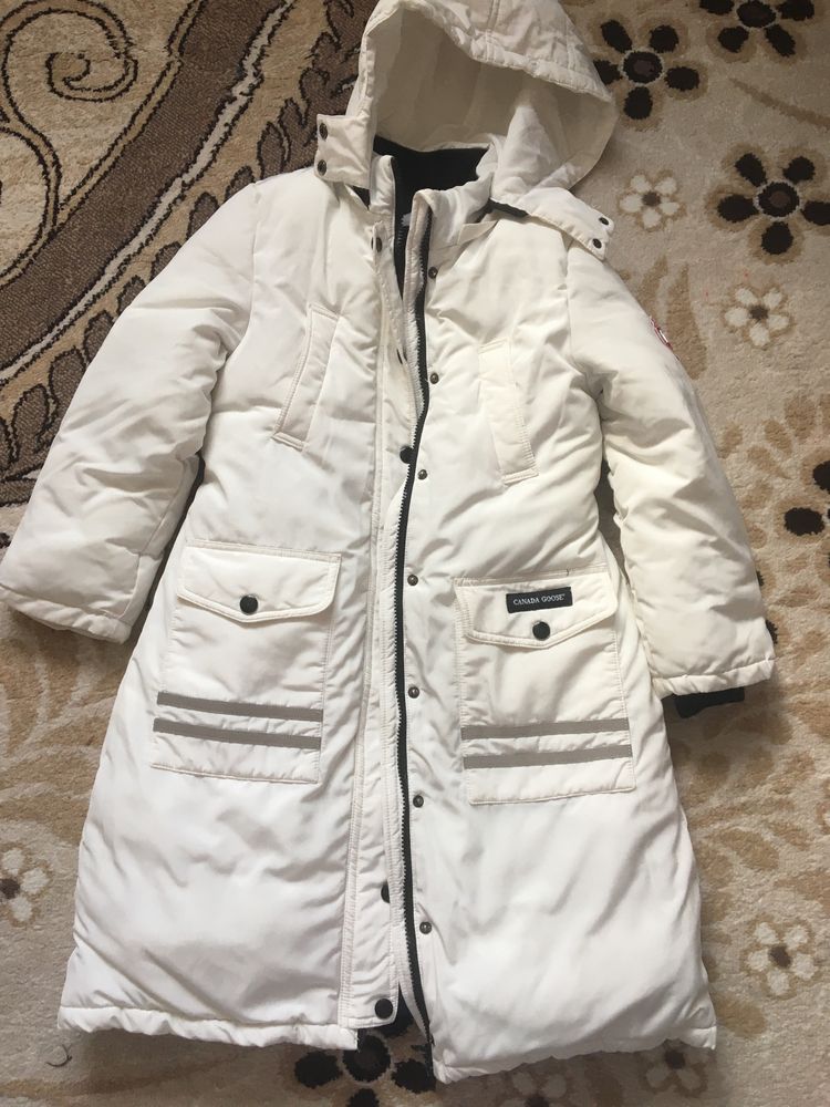 Зимняя куртка для девочки 6-7 лет, почти новая