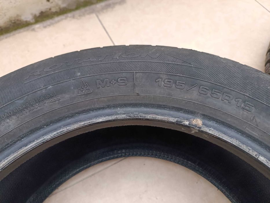 4 Зимни гуми 195 65 15; 7mm+; DEBICA FRIGO 2; Стари, но с мек грайфер.