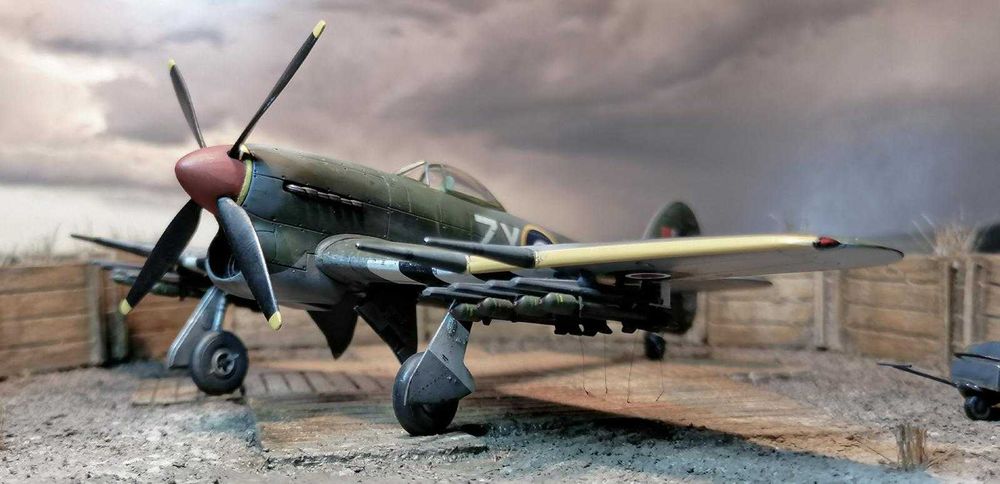 конструктор сборная модель самолета Hawker Typhoon 1/72 NOVO Англия!