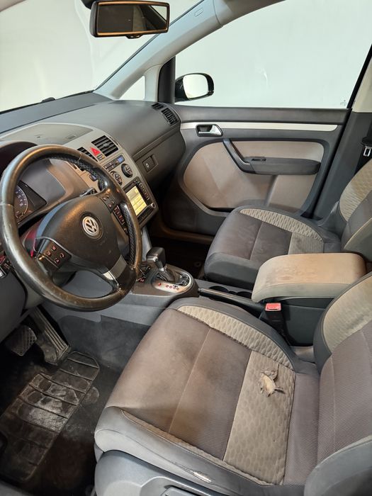 Vw Touran Cross AVARIAT