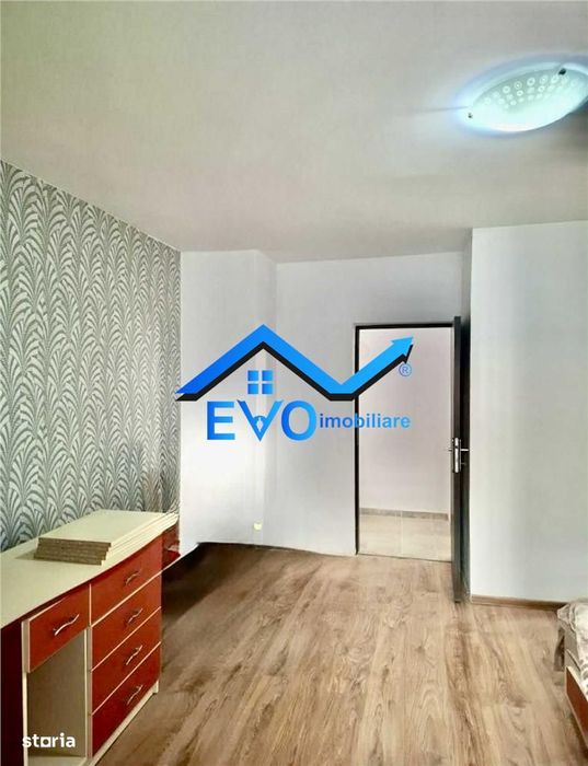 Se vinde, apartament o camera, decomandat, etajul 3, Lunca Cetatuii