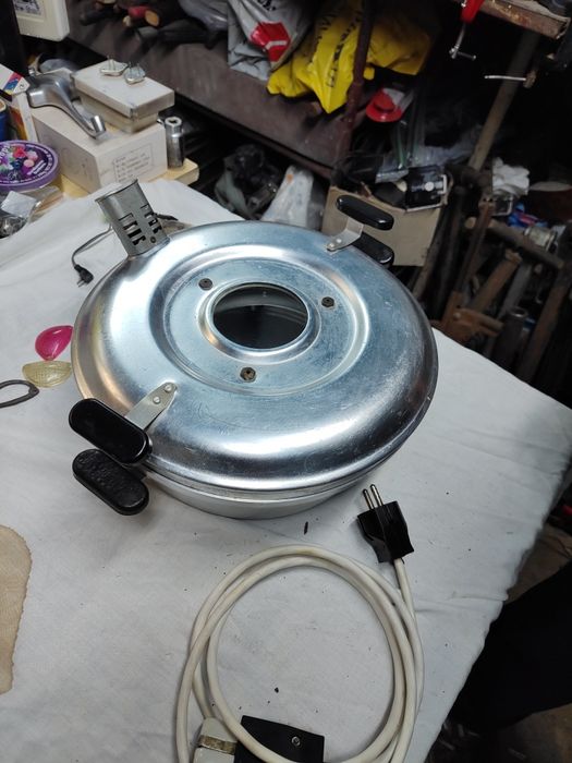 Електрическа тенджера