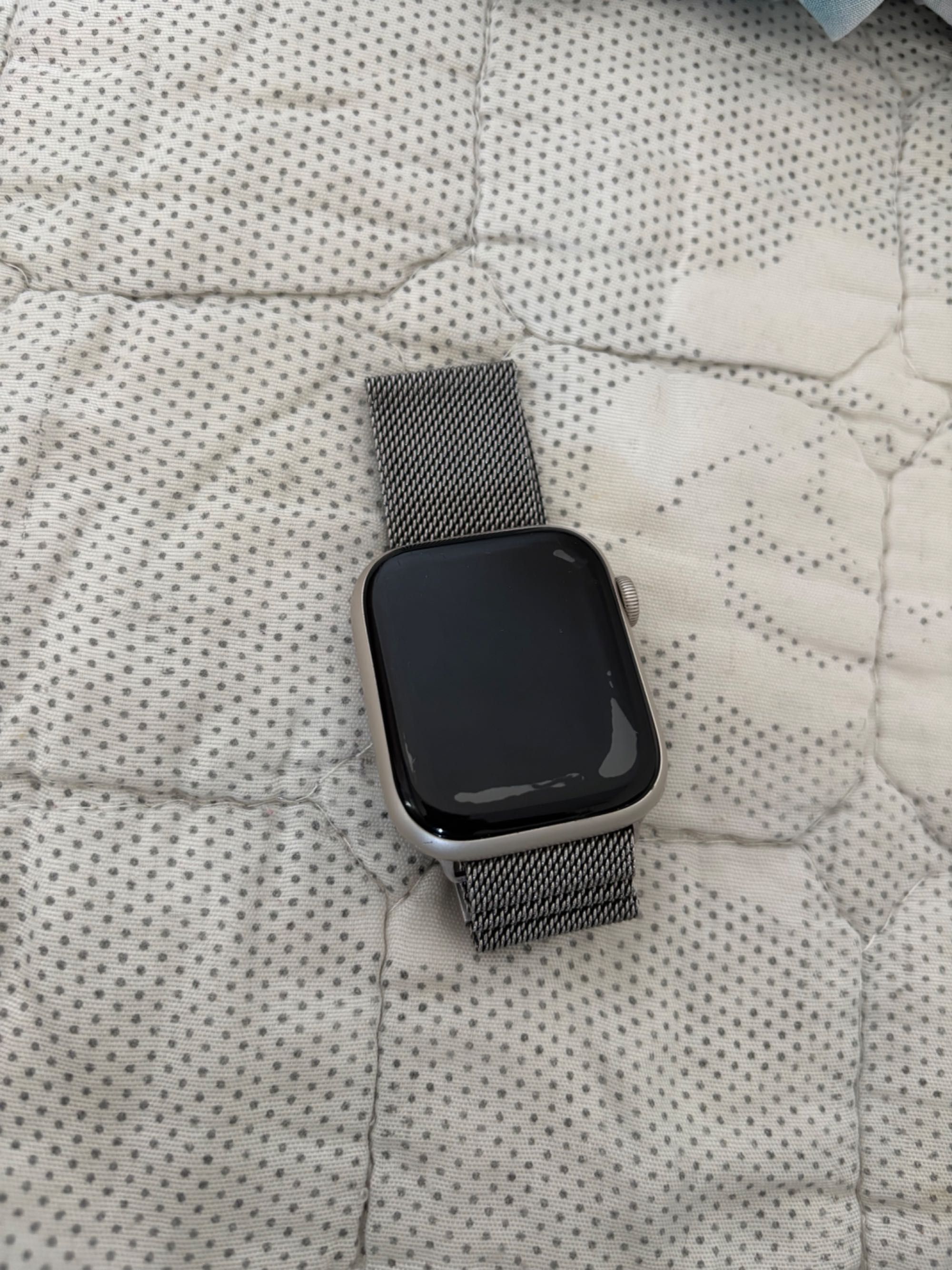 Продам срочно б/у Apple Watch 8 series