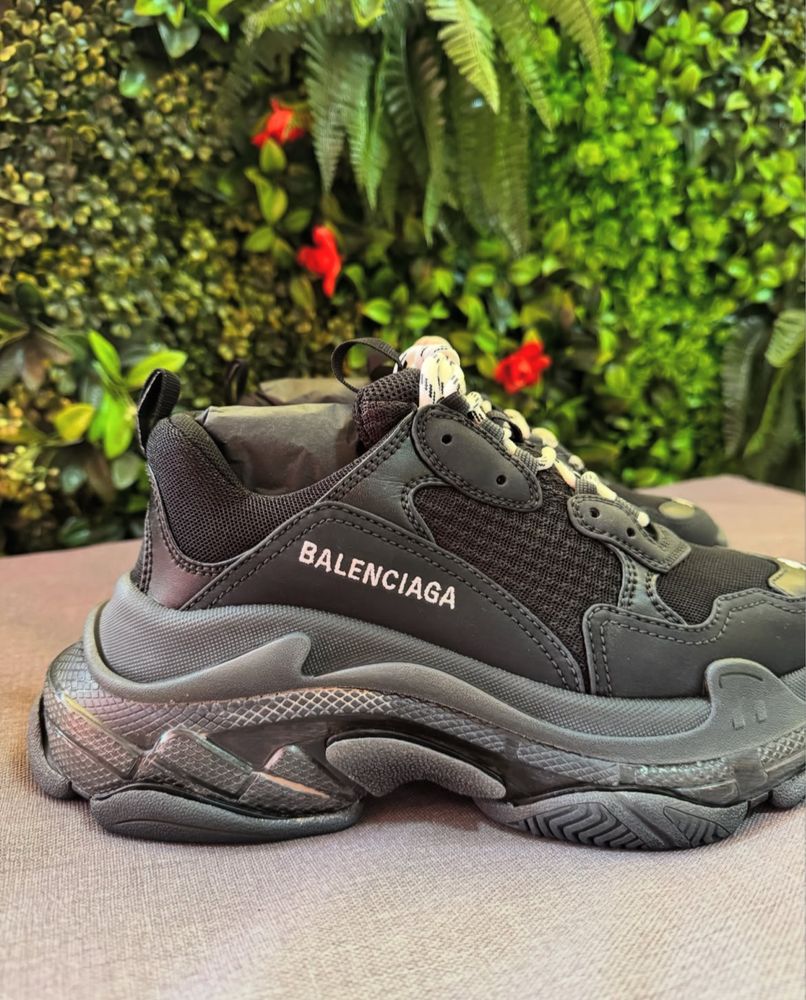 Balenciaga triple S
