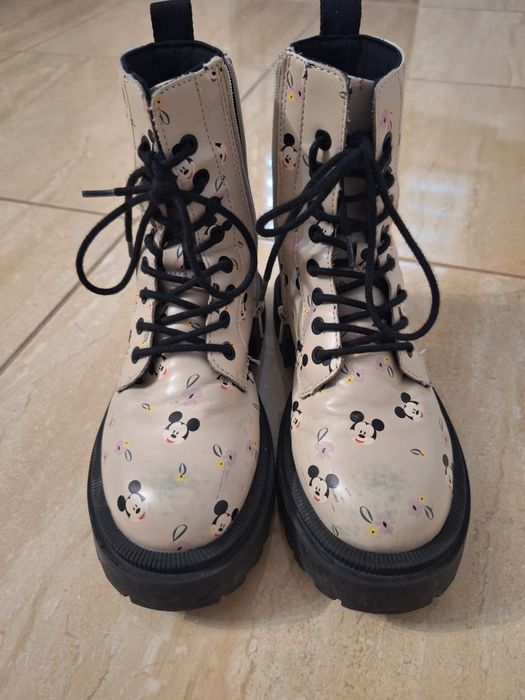 Ghete fete Zara crem