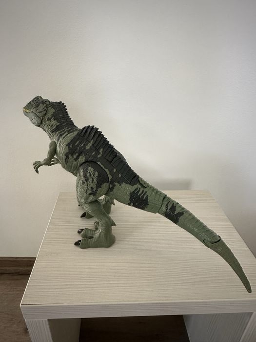 Giganotosaurus Strike 'N Roar Jurassic World,, Mattel