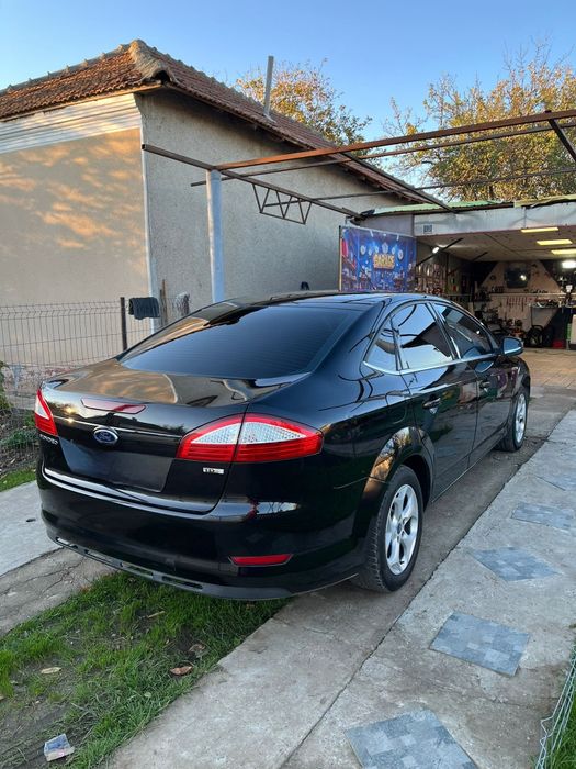 Vând Ford Mondeo