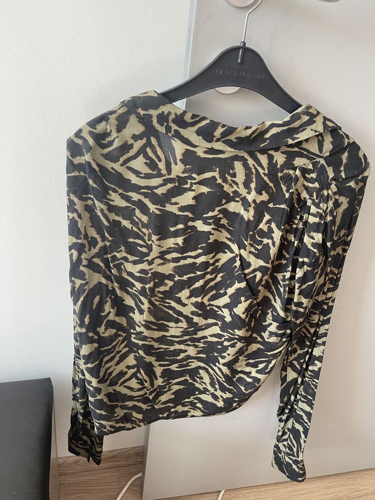 Дамски ризи Zara/ Reserved 10лв