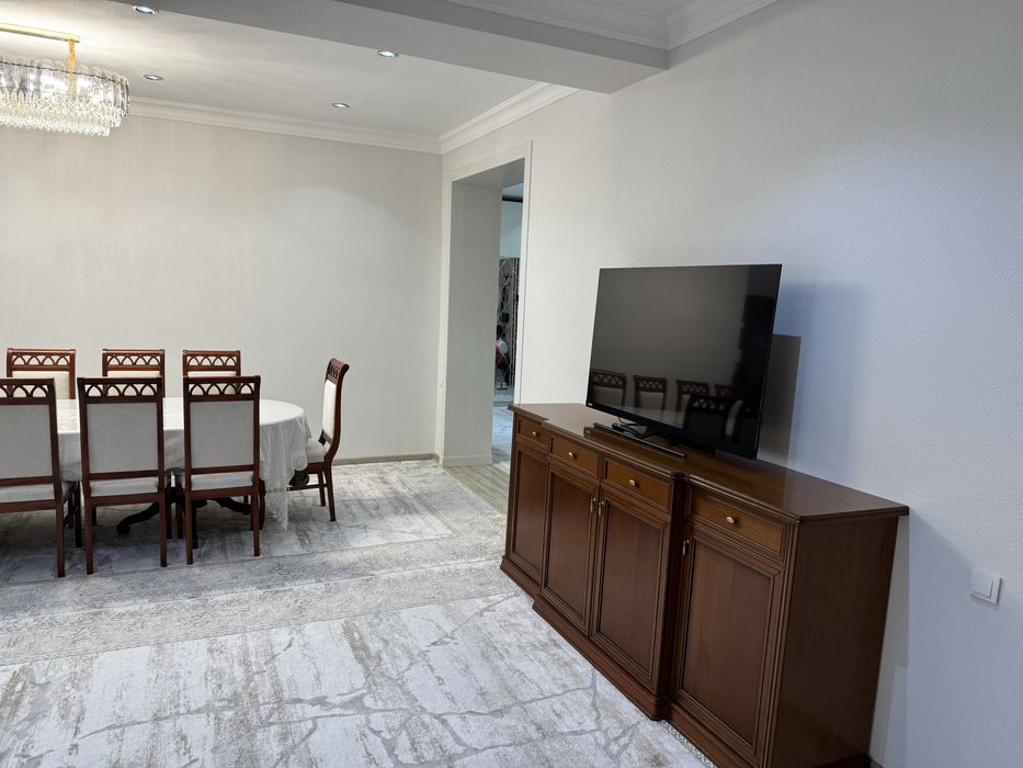 Шахристон метро олдида квартира сотилади. Амир Темур кочаси