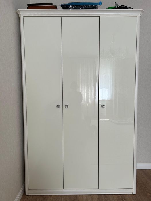 Продам мебель шифонер и комод Дяткова, в отлично состянии!