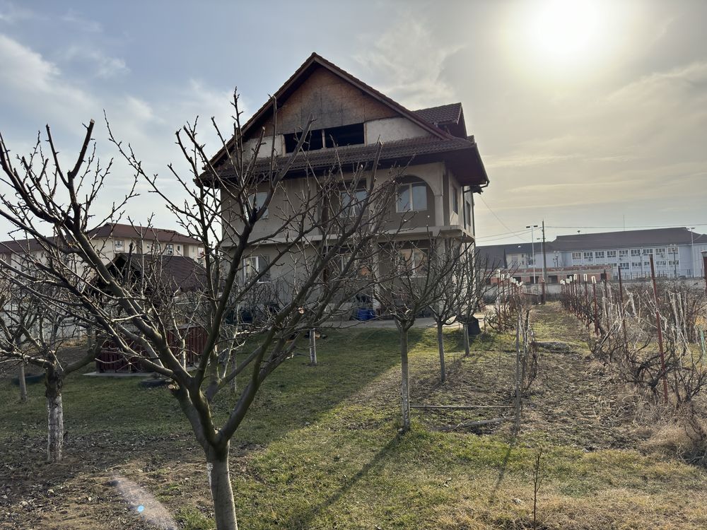 Casa de vanzare [vis-a-vis Colegiul National 'George Cosbuc']