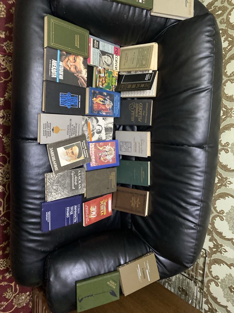 Книгиболее 100 шт