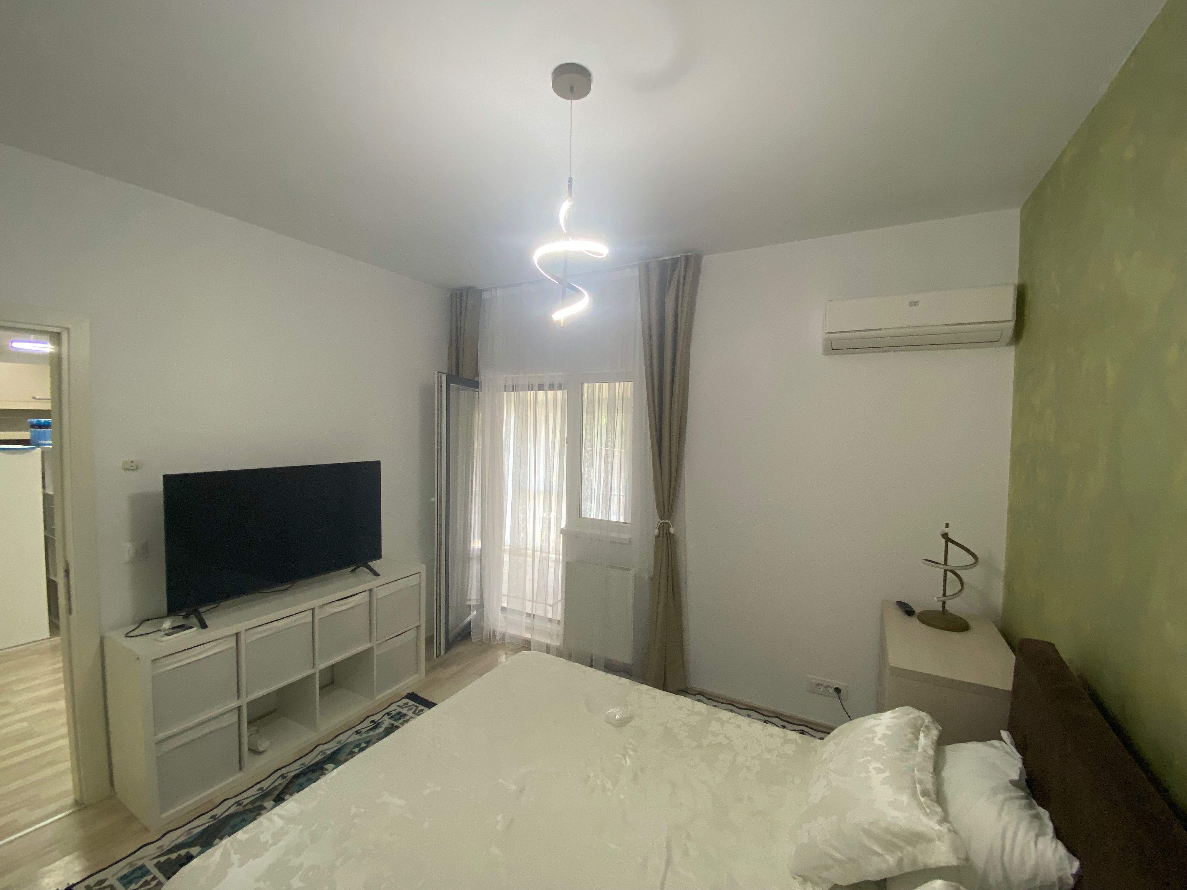 Inchiriez apartament 2 camere în complex Bellevue Copou
