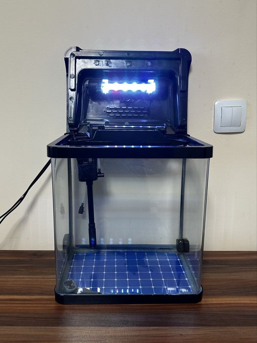 Оборудван аквариум + подаръци