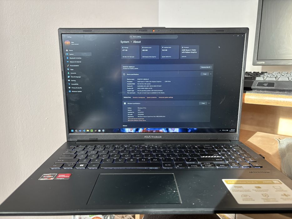 Vand laptop asus vivobook sau schimb cu macbook m1