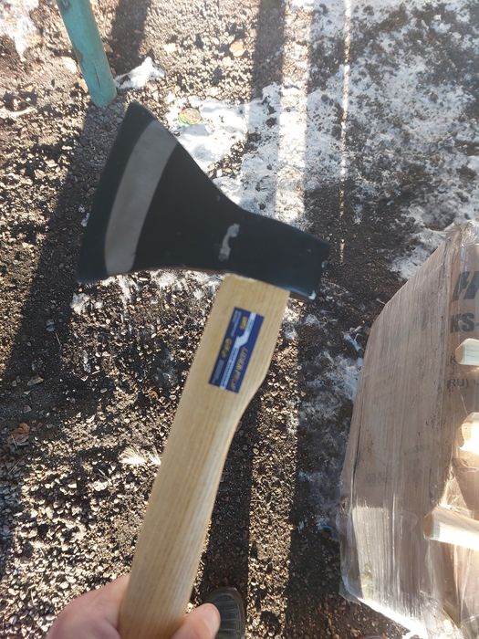 Продам топор новый