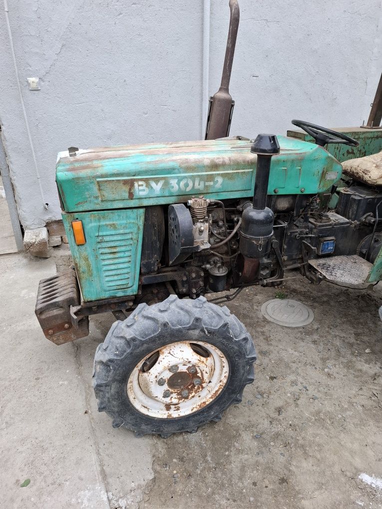 By 304-2 mini traktor sotuvda