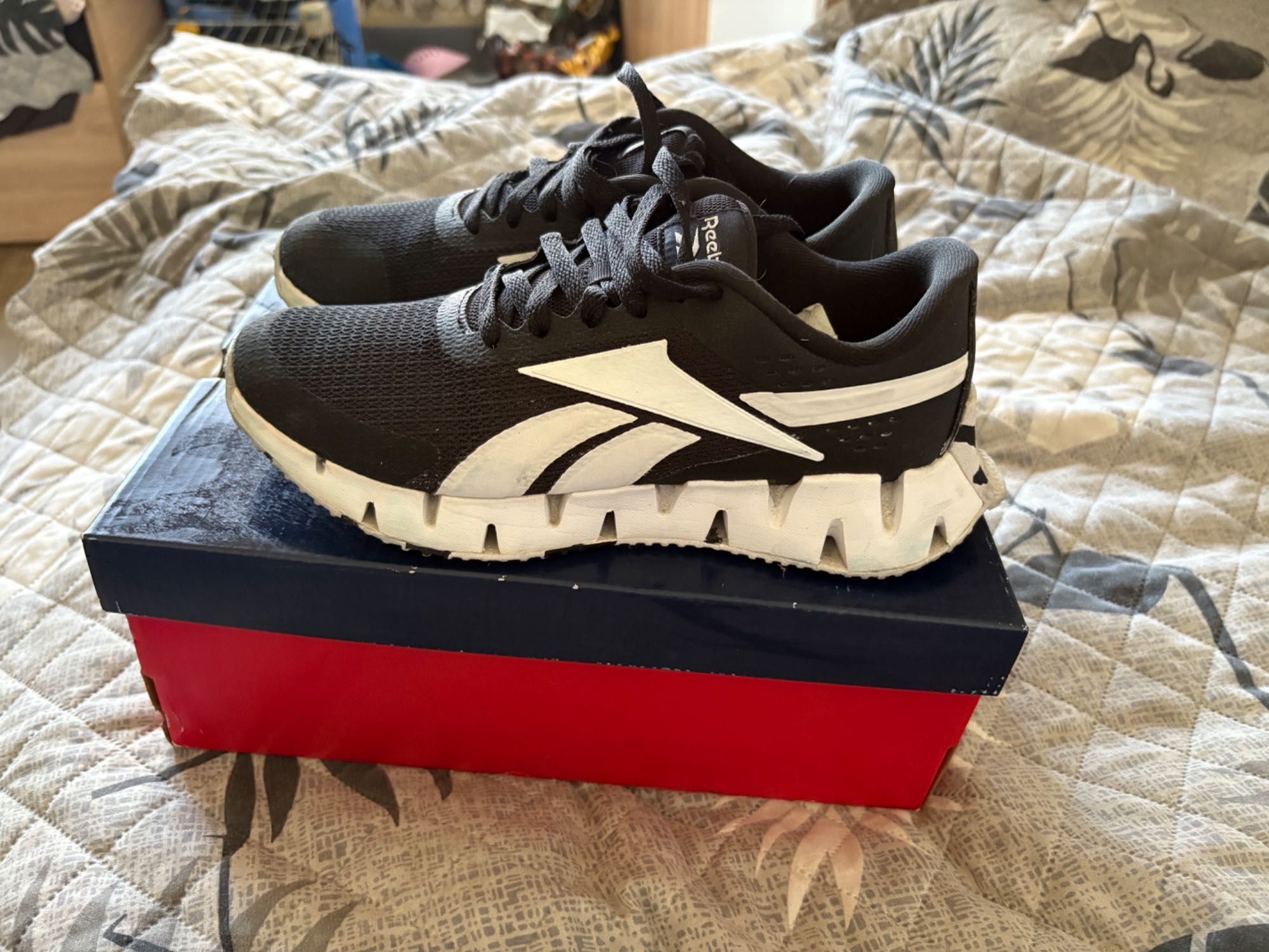Маратонки-New balance,Nike
