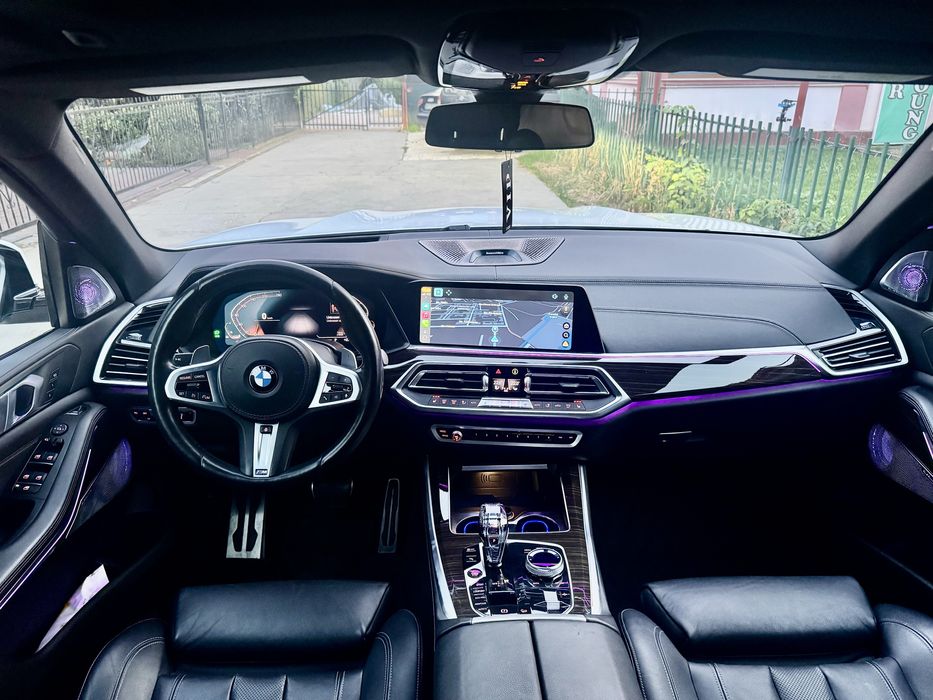 BMW X5. M. Paket. Int. -Ext.  SoftClose Panoramic Head up. Impecabil