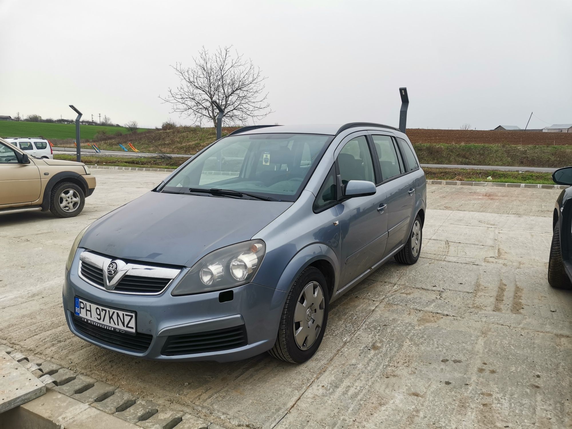 Vând Opel Zafira