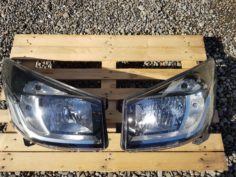 Far stânga/dreapta Renault Trafic,Vivaro,Primastar,Talento 1EE01141025