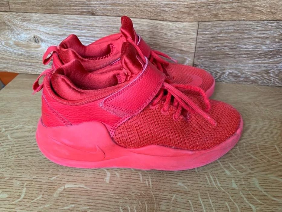 Маратонки  Nike .