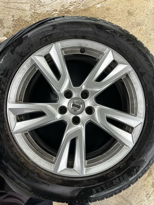 Anvelope iarnă + jante volvo 235/55/18