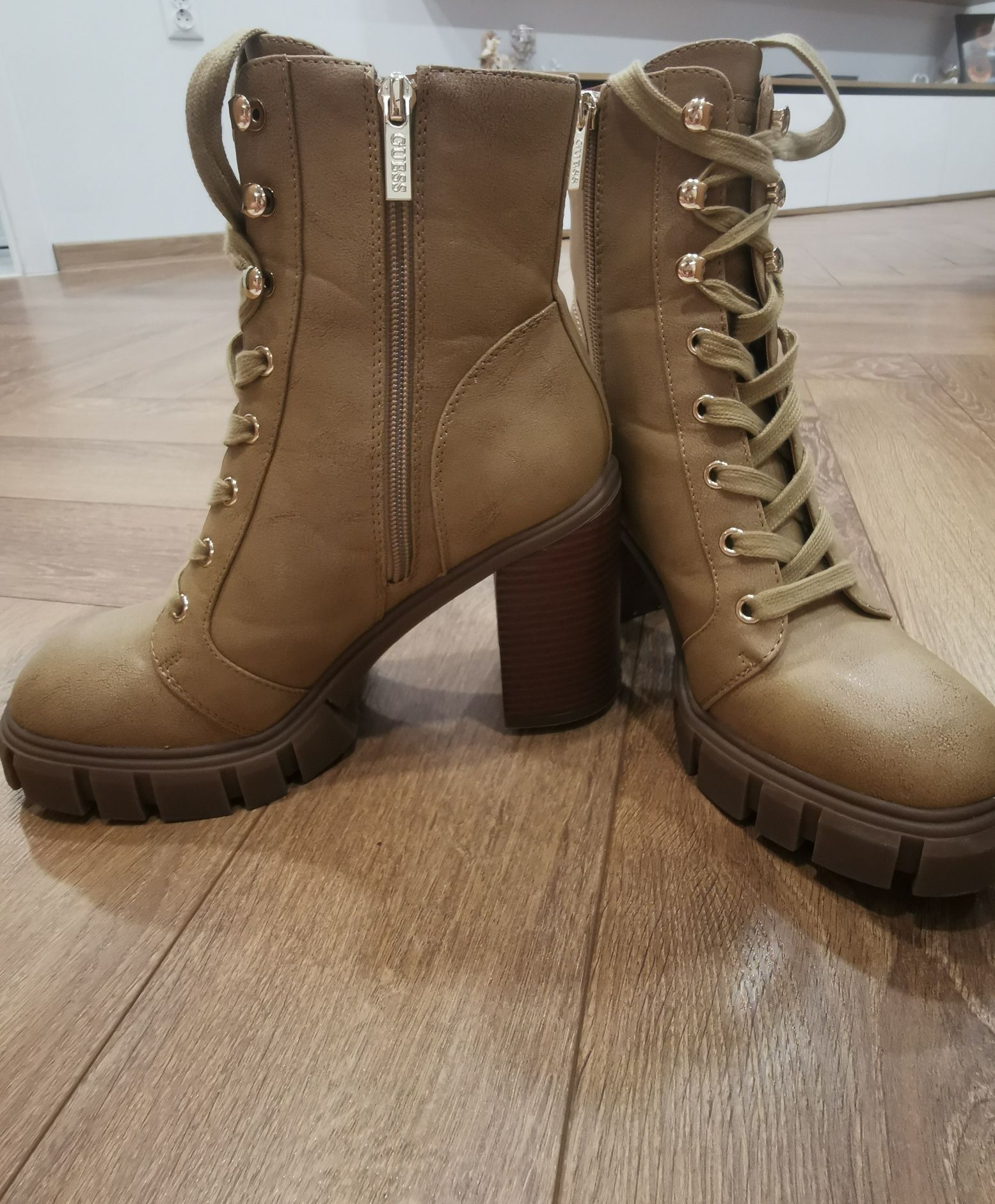 Зимни боти Guess