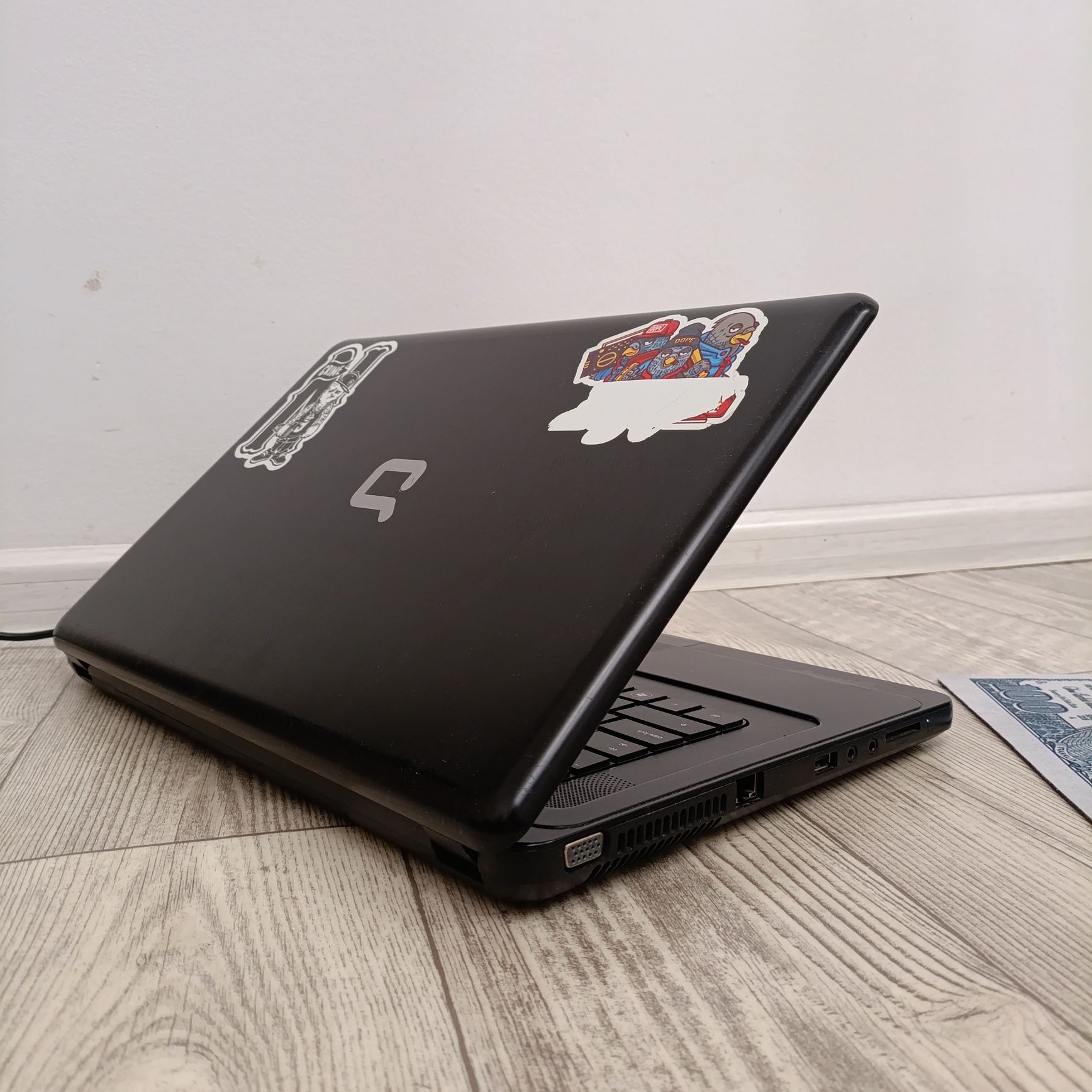 HP Notebook 15_SSD-128GB/ОЗУ-4ГБ/Зарядка, Мышка и Коврик!