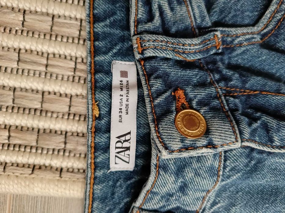 Blugi mom fit Zara măr.34