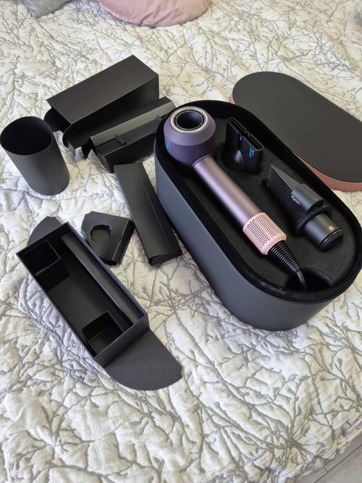 Dyson сешоар * Чисто нов, просто разопакован *