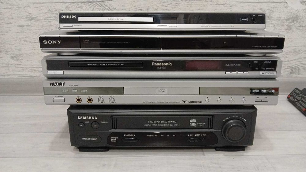 DVD 4шт и видеомагнитофон