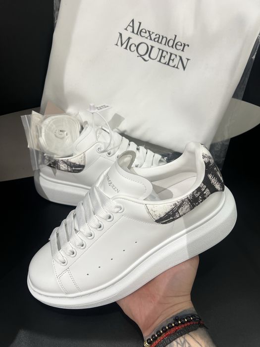 Adidasi barbati Alexander McQueen  modele 2025 ! Pantofi sport tenesi