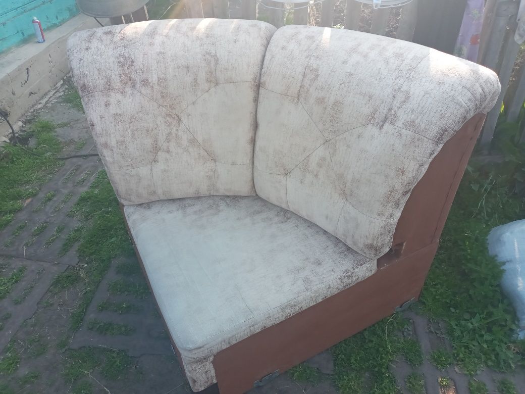 Продам диван б/у