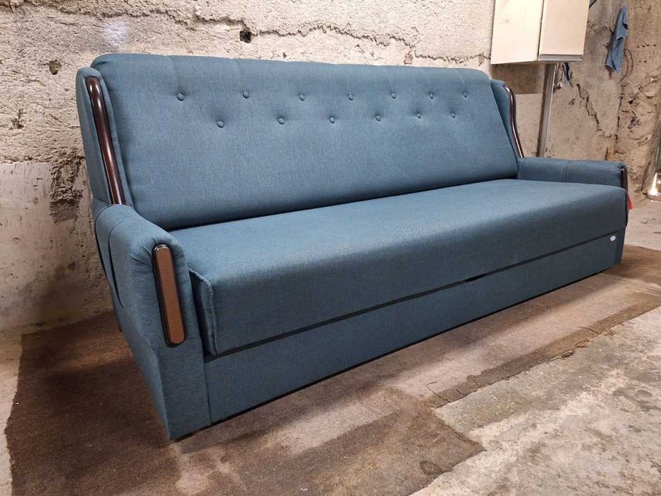 Отдам даром диван