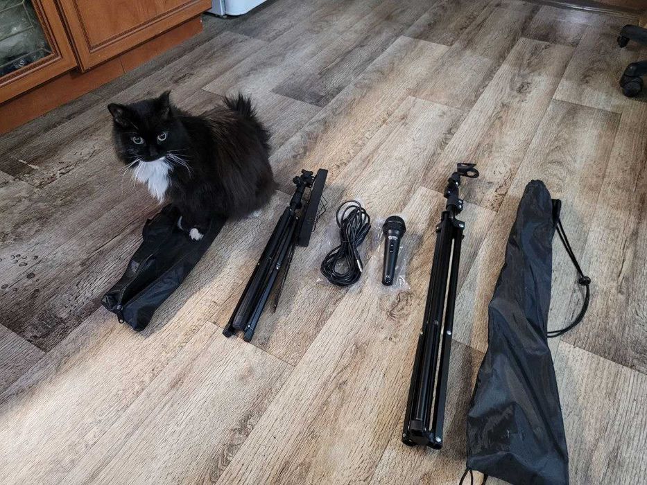 Микрофон SVEN MK-110 + стойка + пюпитр