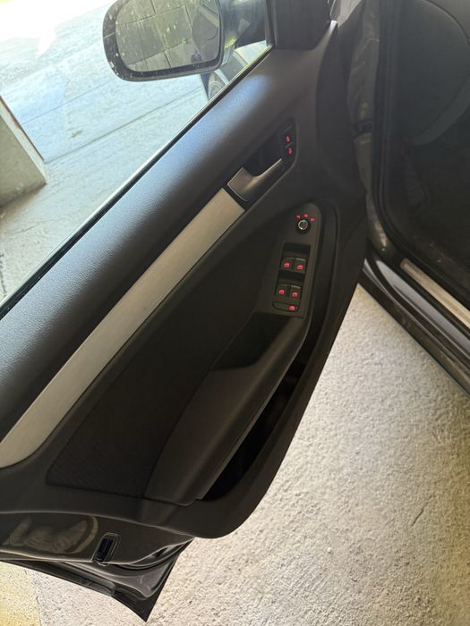 Audi A4 b8 masina nu necesita investiti. Nerulat in Ro