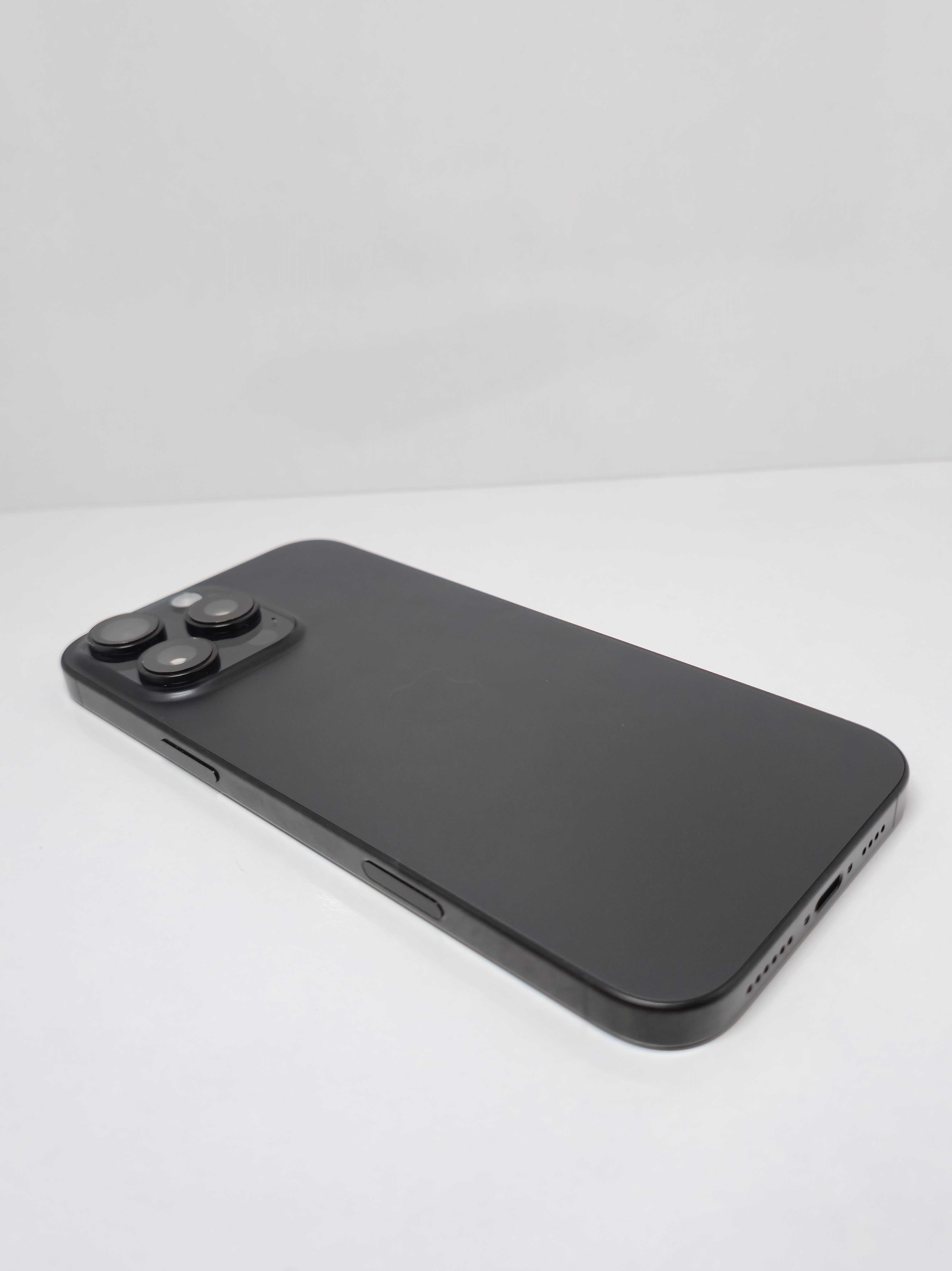 iPhone 16 Pro Max 1TB Titanium Black