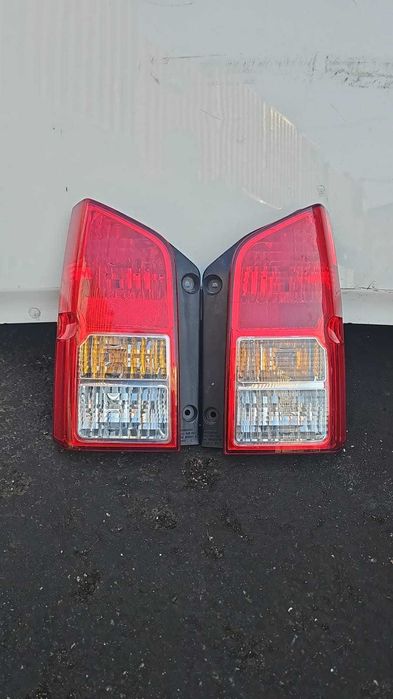 Задние фонари на Nissan Pathfinder R51