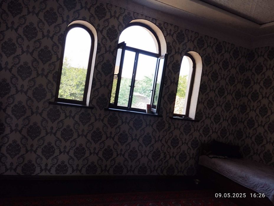 Уй Ховли 8 хонали