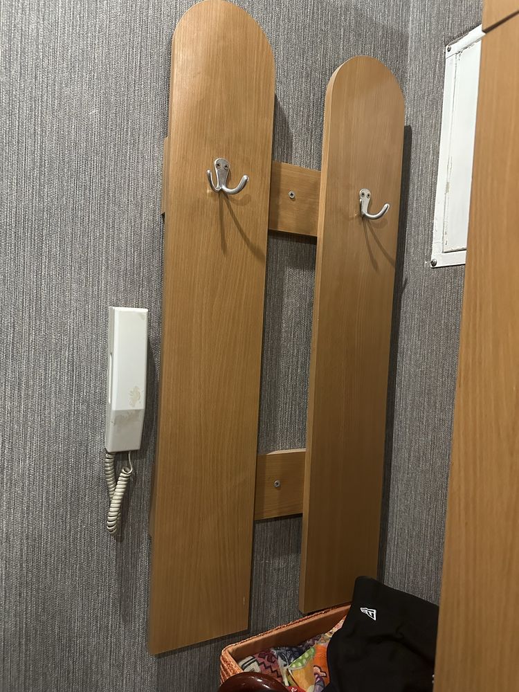 Шкаф в прихожую б/у