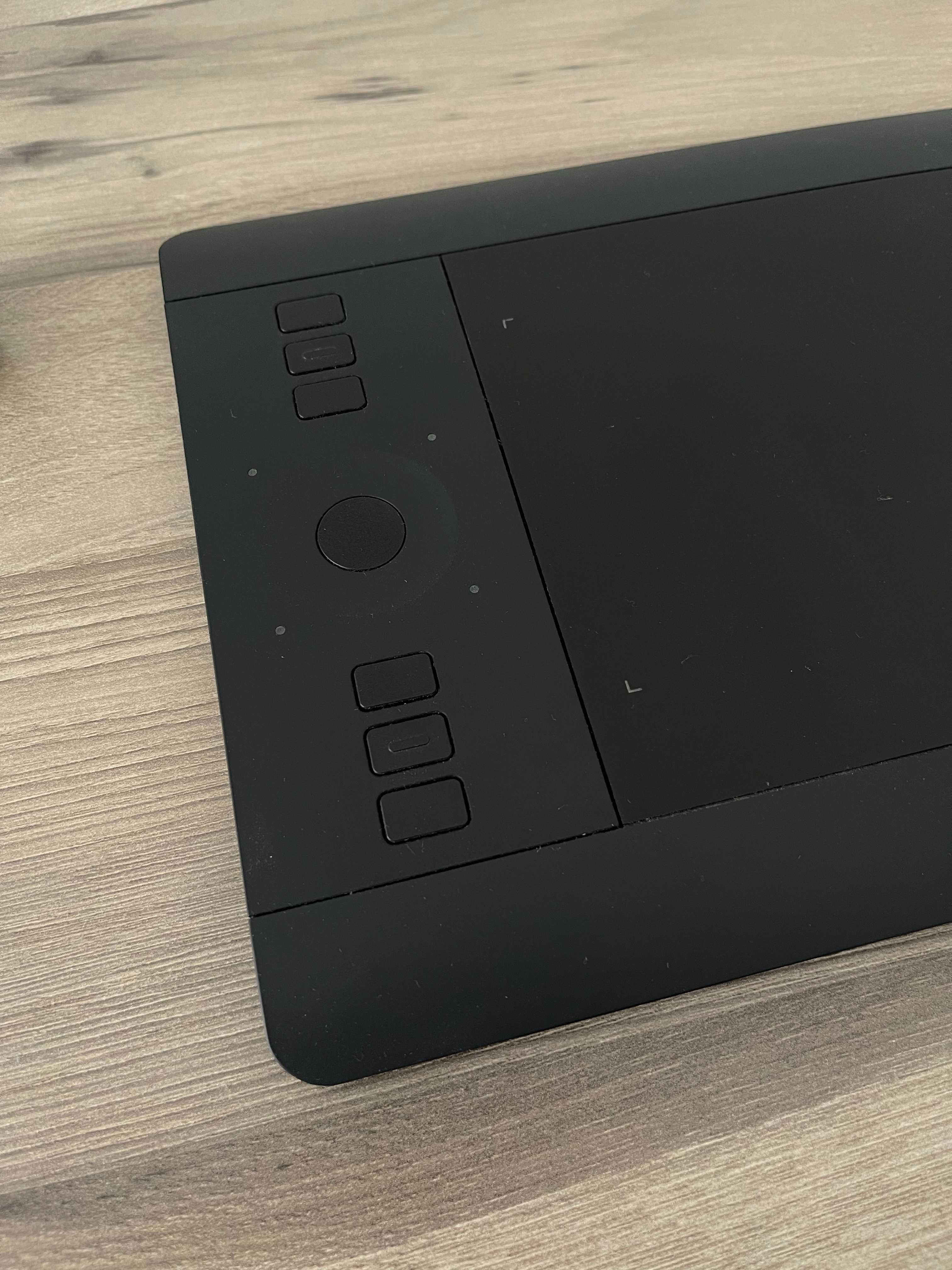 Графический планшет WACOM Intuos Pro Small (PTH-451)