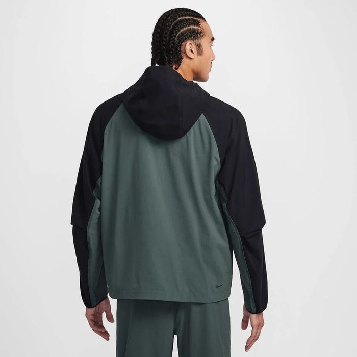 Geaca Jacheta toamna NIKE originala marimea L XL colectia noua