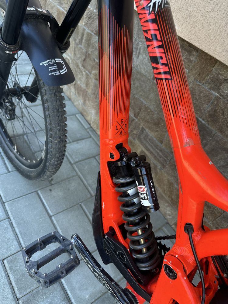 Vand bicicleta commencal 2018 în stare impecabilă