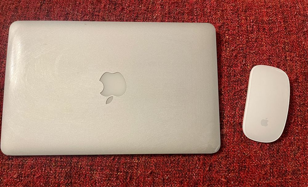 Apple MacBook Air 11”+Apple magic mouse