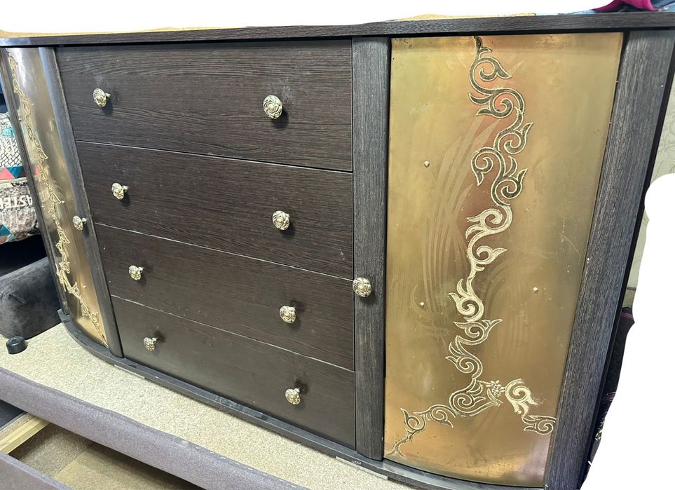 Продам тумбу б/у в хорошем состоянии