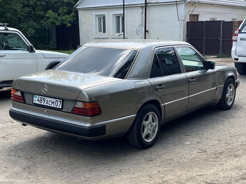 Продам Mercedes E230