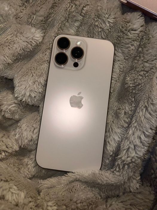 Iphone 16 Pro Max inca in garantie