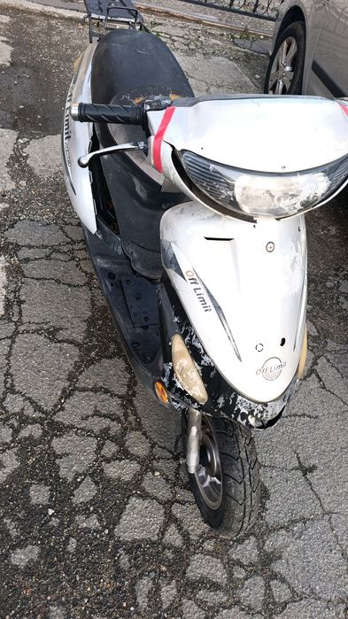 Vând urgent scuter